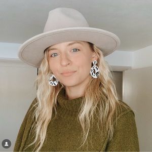 Meet your Posher, Laine